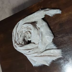Neutral light weight scarf.